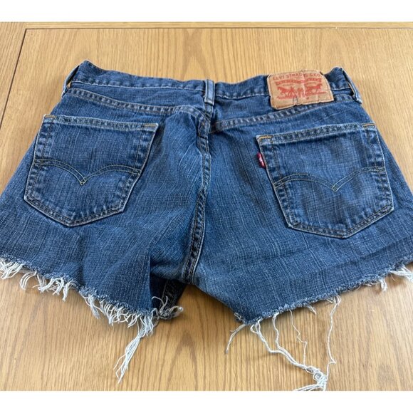 Levis Womens SZ 30/13 Distressed Denim Cutoff Shorts Medium Wash Frayed Hem - Picture 5 of 5